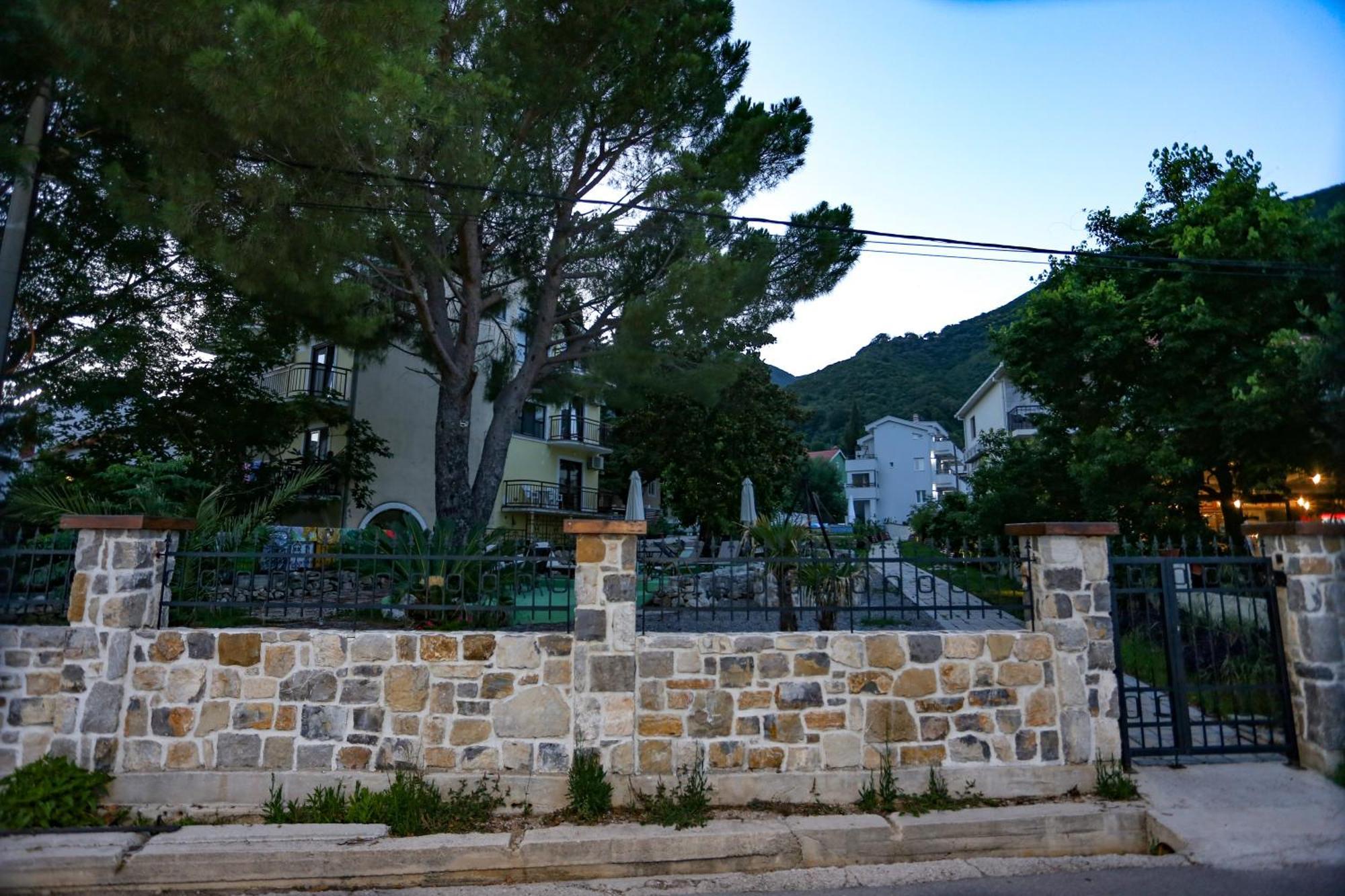 Apartments Cukovic Herceg Novi Exterior photo